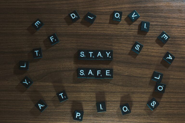 How to Stay Safe While Traveling: Essential Tips for Peace of Mind